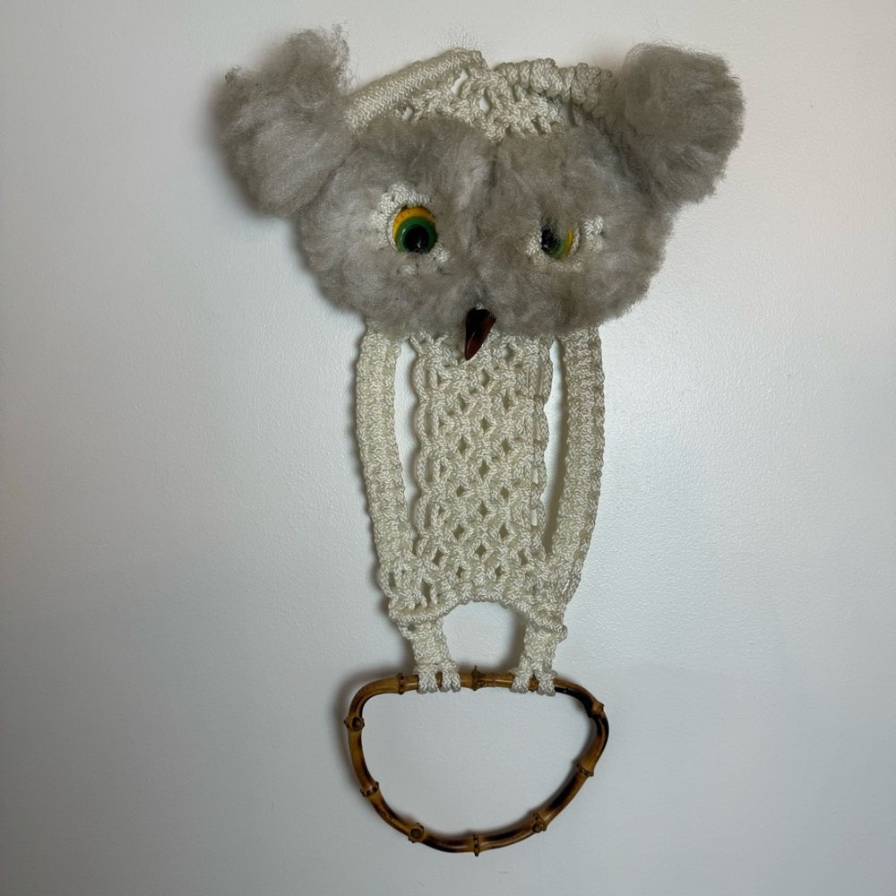 VINTAGE Macrame Owl Wall Hanging
